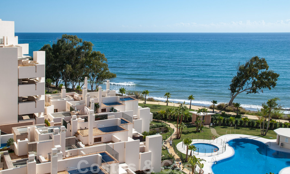 En Venta: Nuevos Apartmentos en primera linea de playa, Nueva Milla de Oro, Marbella - Estepona 25471