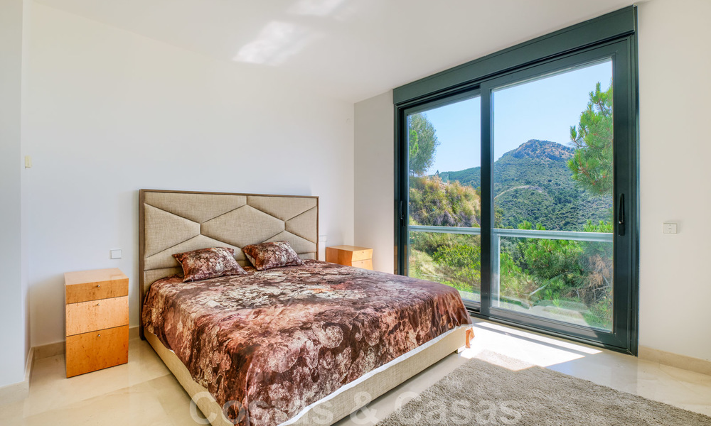 En Venta: Villa en el Country Club en Marbella - Benahavis con vistas al mar 25964
