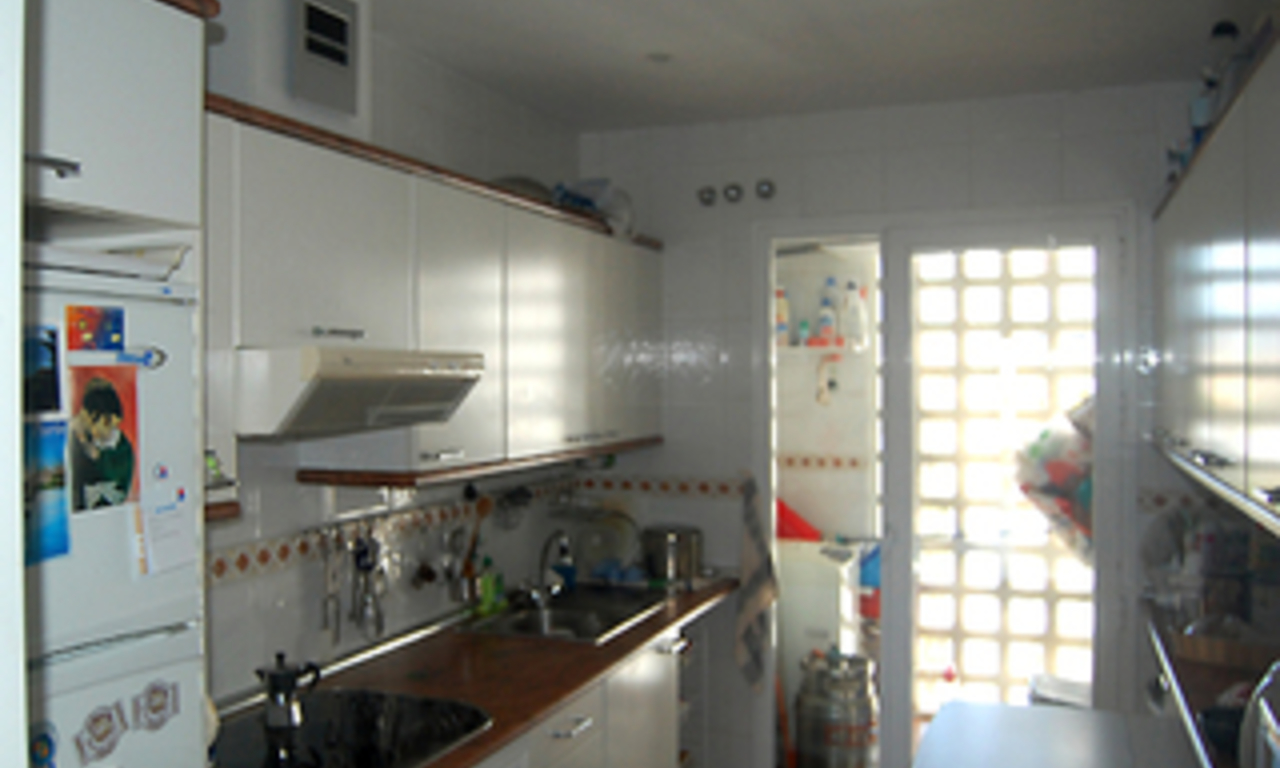 Apartamento cerca de la playa en venta, 2nda línea de playa, Puerto Banús – Marbella 12