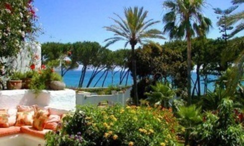 Marbella: Apartamento en venta en complejo primera línea de playa 
