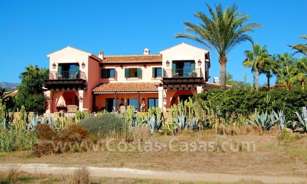 En venta: Villa en primera línea en Bahía de Marbella – Los Monteros 16