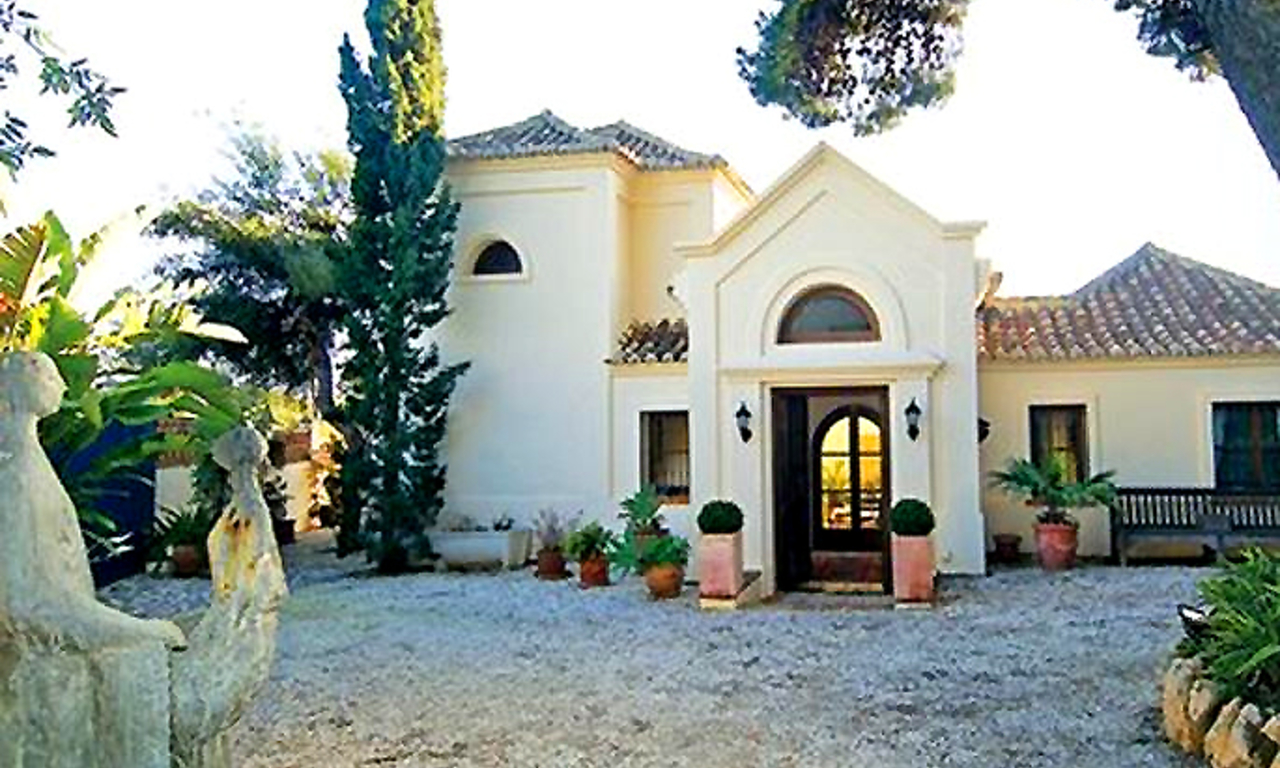 Villa en venta en El Rosario al Este de Marbella, Costa del Sol 2