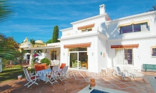 Villa a la venta cerca de la playa en la zona de Marbella – Estepona 1