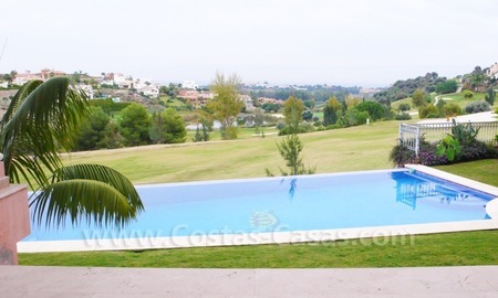 /db/huizen/129356257730__pool_view_sea_108344.jpg.thumb.jpg