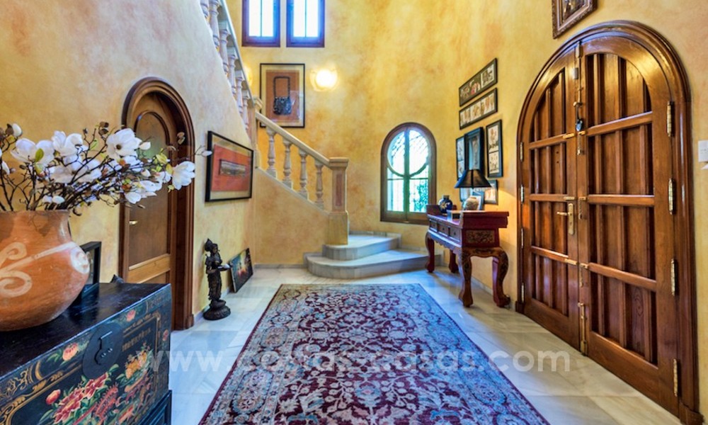 Gran villa de estilo clásico en venta en El Madroñal, Benahavis - Marbella 22029