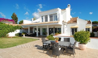Villa cerca de la playa en venta – Las Chapas Playa, El Rosario, Marbella 1