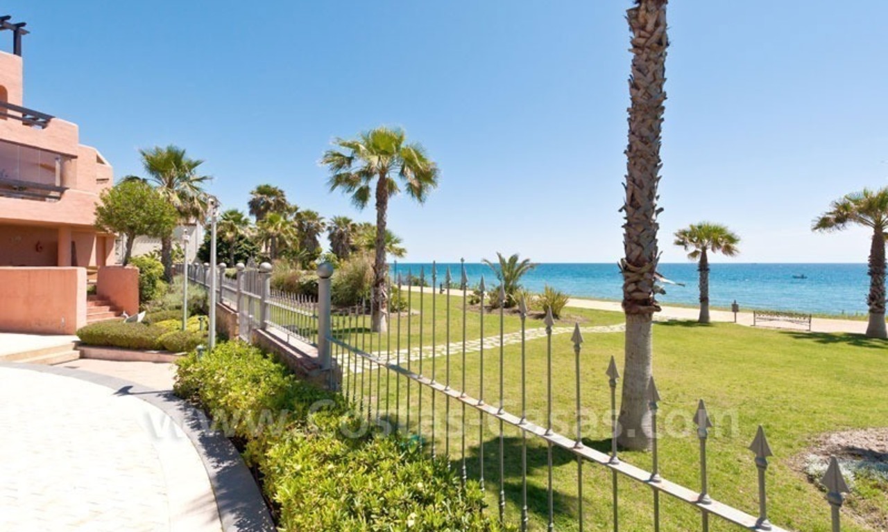 Apartamento de lujo situado en primera línea de playa a la venta en la zona de Marbella – Estepona 5