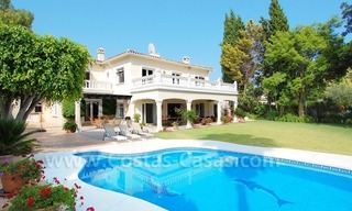 Villa espaciosa situada en primera línea de golf para comprar en zona muy deseada en Nueva Andalucía – Puerto Banús – Marbella 1