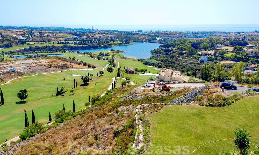 Apartamentos de lujo en el golf a la venta, Marbella - Benahavis 24007