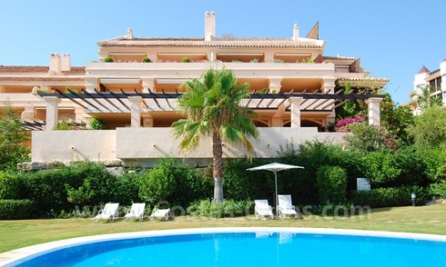 Amplio apartamento de lujo a la venta en Nueva Andalucía – Marbella 
