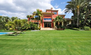 Villa de lujo a la venta en la Milla de Oro, Marbella 30453 