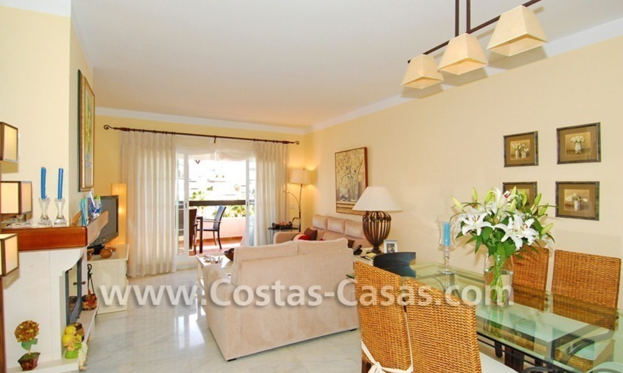 Ganga! Apartamento para comprar en complejo en primera línea de playa en Marbella 3