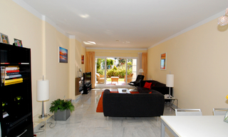 Apartamento en planta baja a la venta en complejo situado en primera línea de playa en Marbella 4