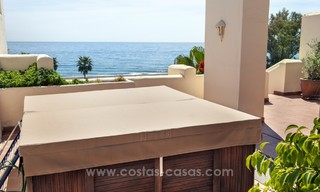 Ático de lujo en venta, primera línea de playa, Nueva Milla de Oro, Marbella - Estepona 22519 