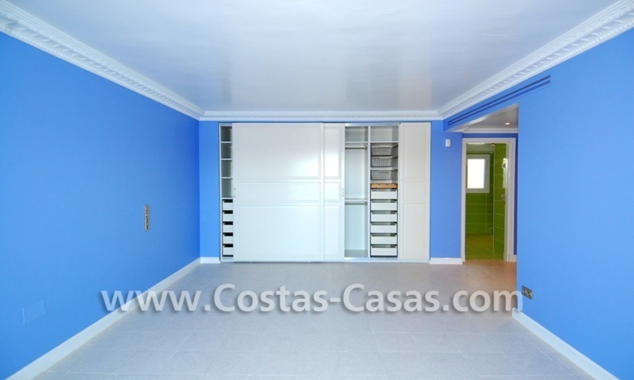 Apartamento duplex ático para comprar en centro de Puerto Banus, Marbella 13