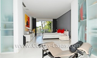 Exclusivo apartamento en primera linea de playa en venta, Nueva Milla de Oro, Marbella - Estepona 15