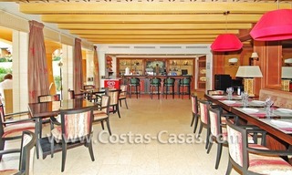 Apartamento de lujo para comprar en complejo en primera línea de playa, La Nueva Milla de Oro, Marbella - Estepona 13