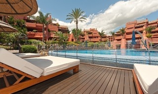 Apartamento ático de lujo a la venta en complejo situado en primera línea de playa en la Nueva Milla de Oro, Marbella - Estepona 22