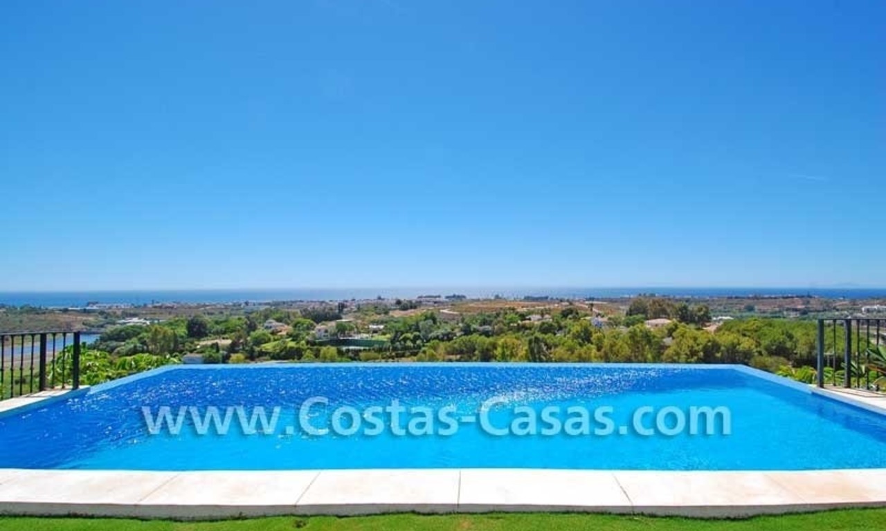 Villa de lujo en venta, exclusivo complejo de golf, Nueva Milla de Oro, Puerto Banús - Marbella, Benahavis - Estepona 4