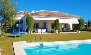 Villa de estilo moderno andaluz para comprar en la Milla de Oro en Marbella 4