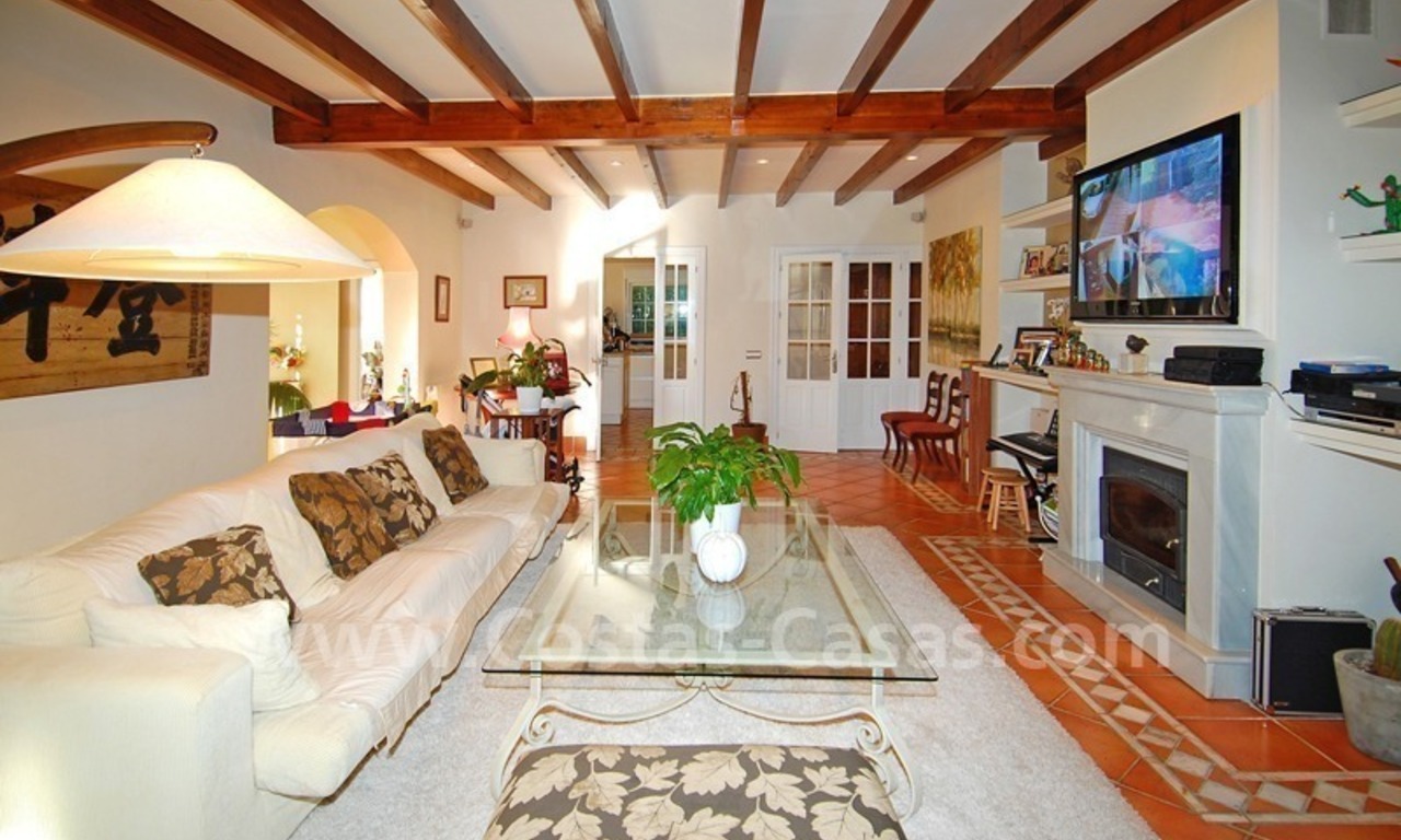 Villa en la playa a la venta en la Milla de Oro – Marbella centro 8