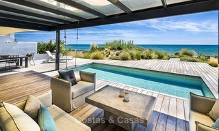 Villa moderna frente al mar en venta en Marbella con vistas al Mediterráneo 1199 