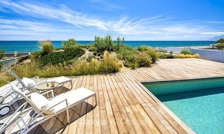 Villa moderna frente al mar en venta en Marbella con vistas al Mediterráneo 1201 