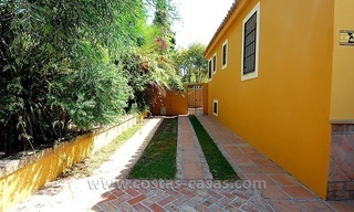 Villa en el golf de estilo andaluz a la venta en Estepona - Marbella 11