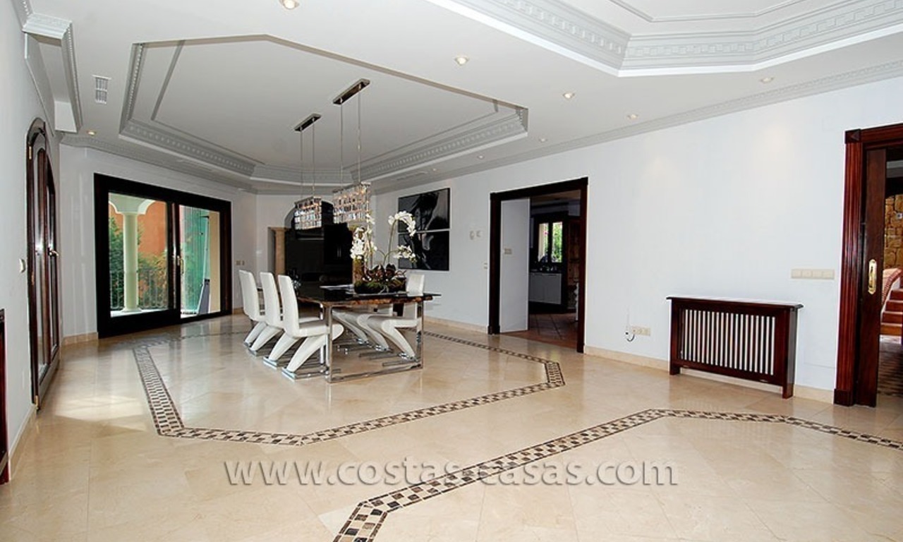 Villa exclusiva de estilo andaluz a la venta en la zona de Marbella - Benahavis 19