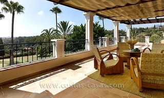 Villa exclusiva de estilo andaluz a la venta en Marbella - Benahavis 7