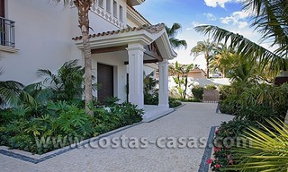 En Venta: Excepcionalmente Bien Ubicada Villa de lujo en Nueva Andalucía, Marbella 1