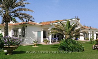 En venta: Villa en primera línea de playa en Marbella 3