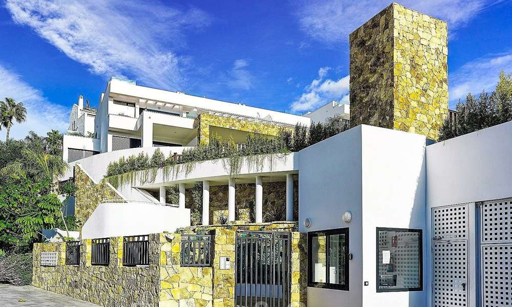 Hermosas casas nuevas en venta modernas en la Milla de Oro, Marbella. Última unidad! Lista para mudarse! 24041