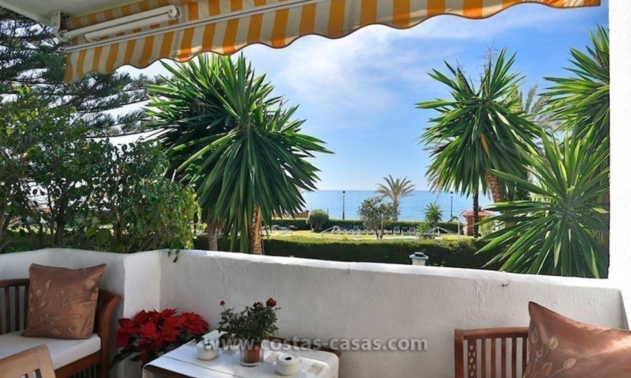 En venta: Apartamento primera linea de playa, San Pedro de Alcántara, Marbella 0