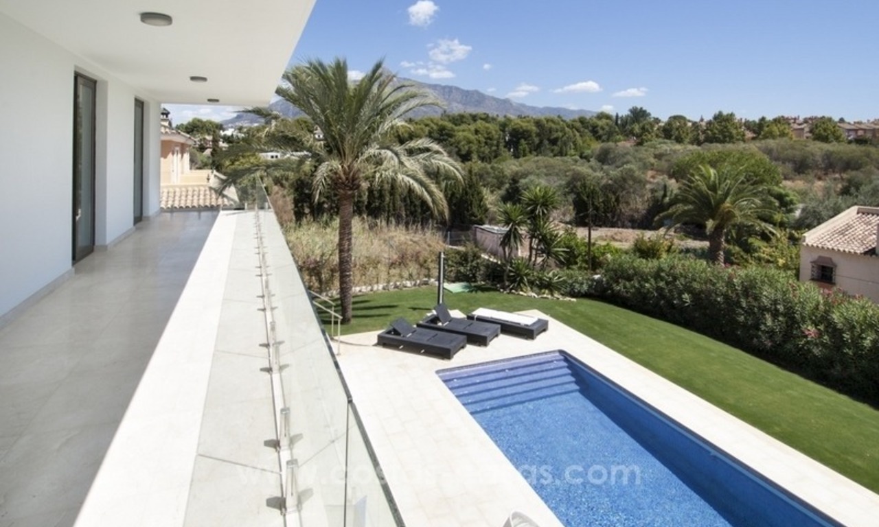 Nueva villa moderna a estrenar en venta en Nueva Andalucía, Marbella 12