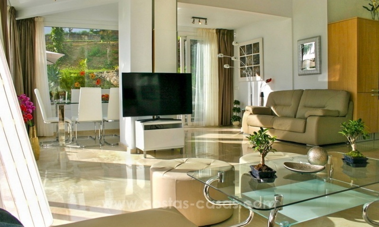 Villa de estilo moderno, con excelentes vistas panorámicas al mar en Marbella 4