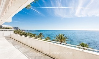Exclusivo apartamento de lujo en primera línea de playa en venta en Marbella centro 1