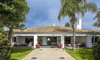 A la venta: Villa de Diseño en primera Línea de Golf, Nueva Andalucía, Marbella 1