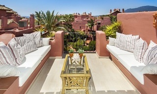 Ático apartamento de lujo frente al mar en venta en la Nueva Milla de Oro, entre Marbella y Estepona 3