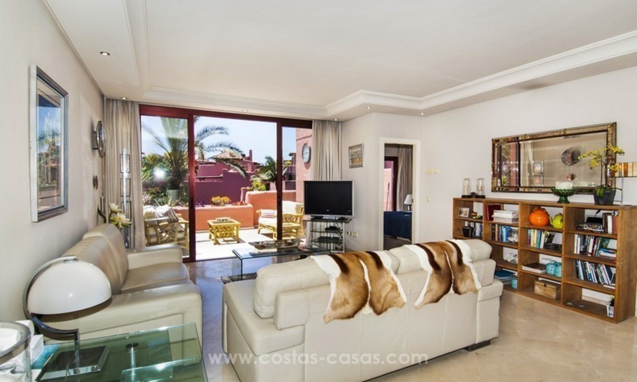 Ático apartamento de lujo frente al mar en venta en la Nueva Milla de Oro, entre Marbella y Estepona 23