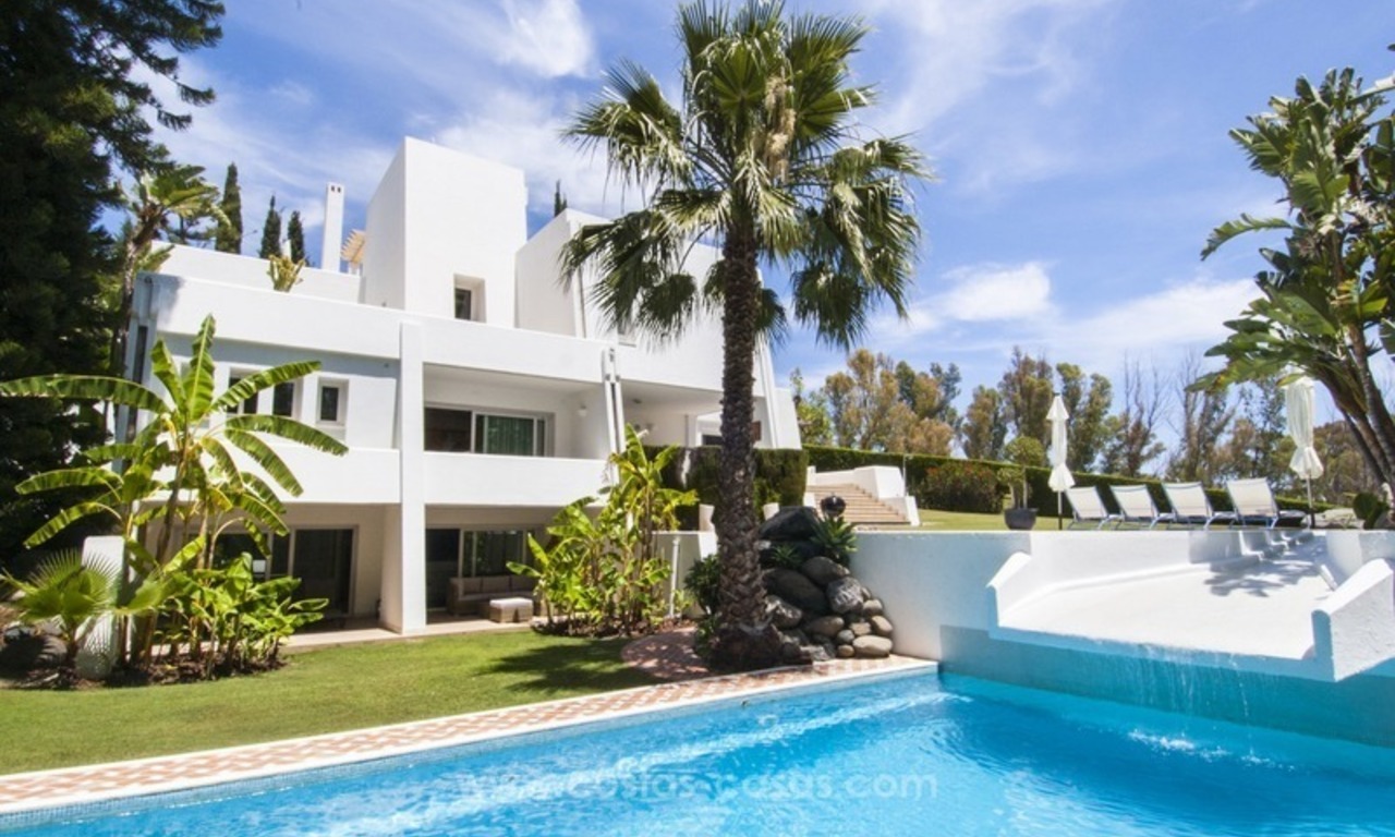 Villa de Diseño en primera línea de golf en Nueva andalucía - Marbella 3