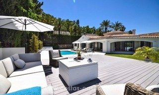 Villa en primera línea de golf reformada en venta en Los Naranjos Golf, Nueva Andalucía, Marbella 3