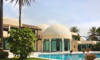 Palacio en primera Línea de Playa en venta, Milla de Oro, Marbella 3