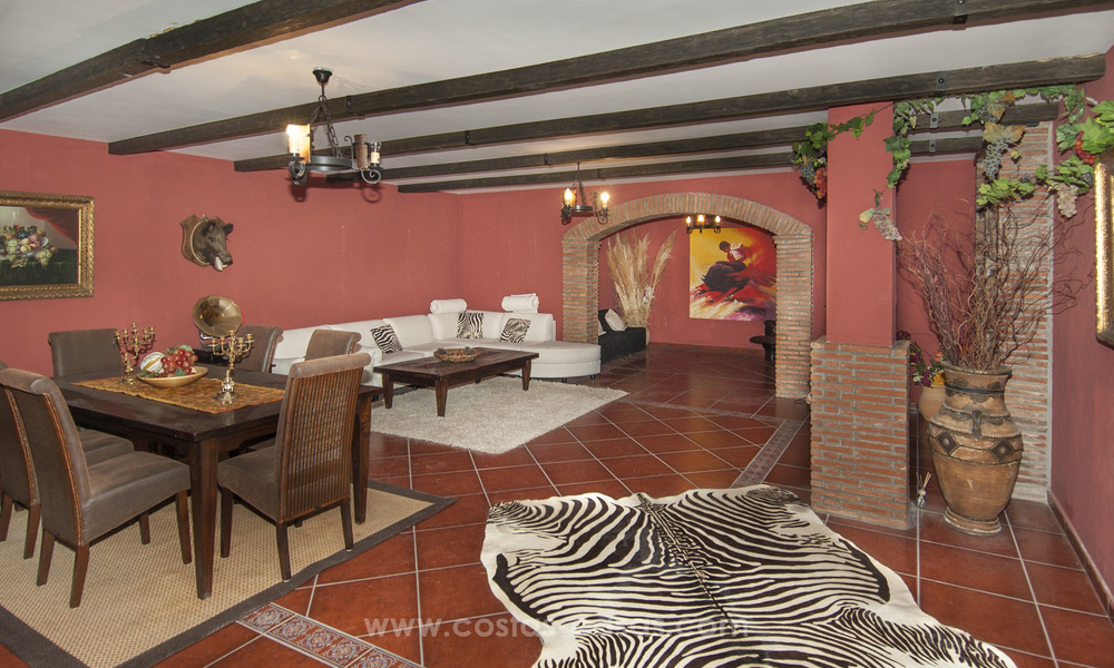 Villa con fantásticas vistas al mar y al golf en venta en Benahavis - Marbella 29744