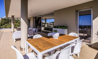 Nuevos y modernos apartamentos en venta en Benahavis - Marbella. 7376 