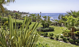 Apartamentos de lujo frente al mar en venta en Las Dunas Park, Nueva Milla de Oro, Marbella - Estepona 42377 