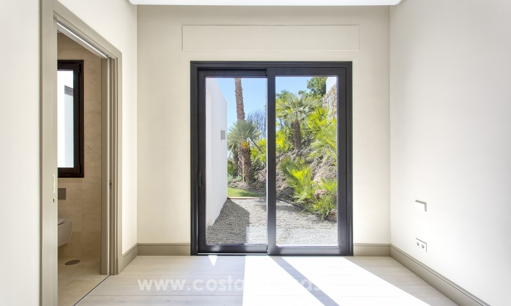 Nueva villa moderna a la venta con vistas al mar en Benahavis - Marbella 251
