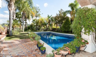 Villa Elegante en venta en primera línea de golf con orientación sur, situada en Benahavis - Marbella con vistas al mar 614 