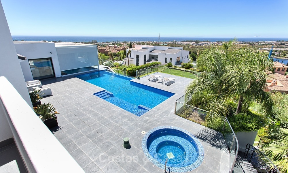 Espectacular y moderna villa con vistas panorámicas al mar en venta en Benahavís - Marbella 1036