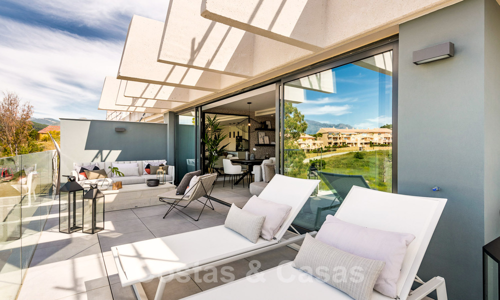 Apartamentos modernos con vistas al mar en venta, Marbella - Estepona 33813